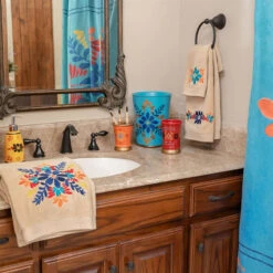 Bonita 3-Piece Bathroom Set -HiEnd Accents BA1937 2 lg