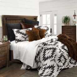Amelia Comforter Set