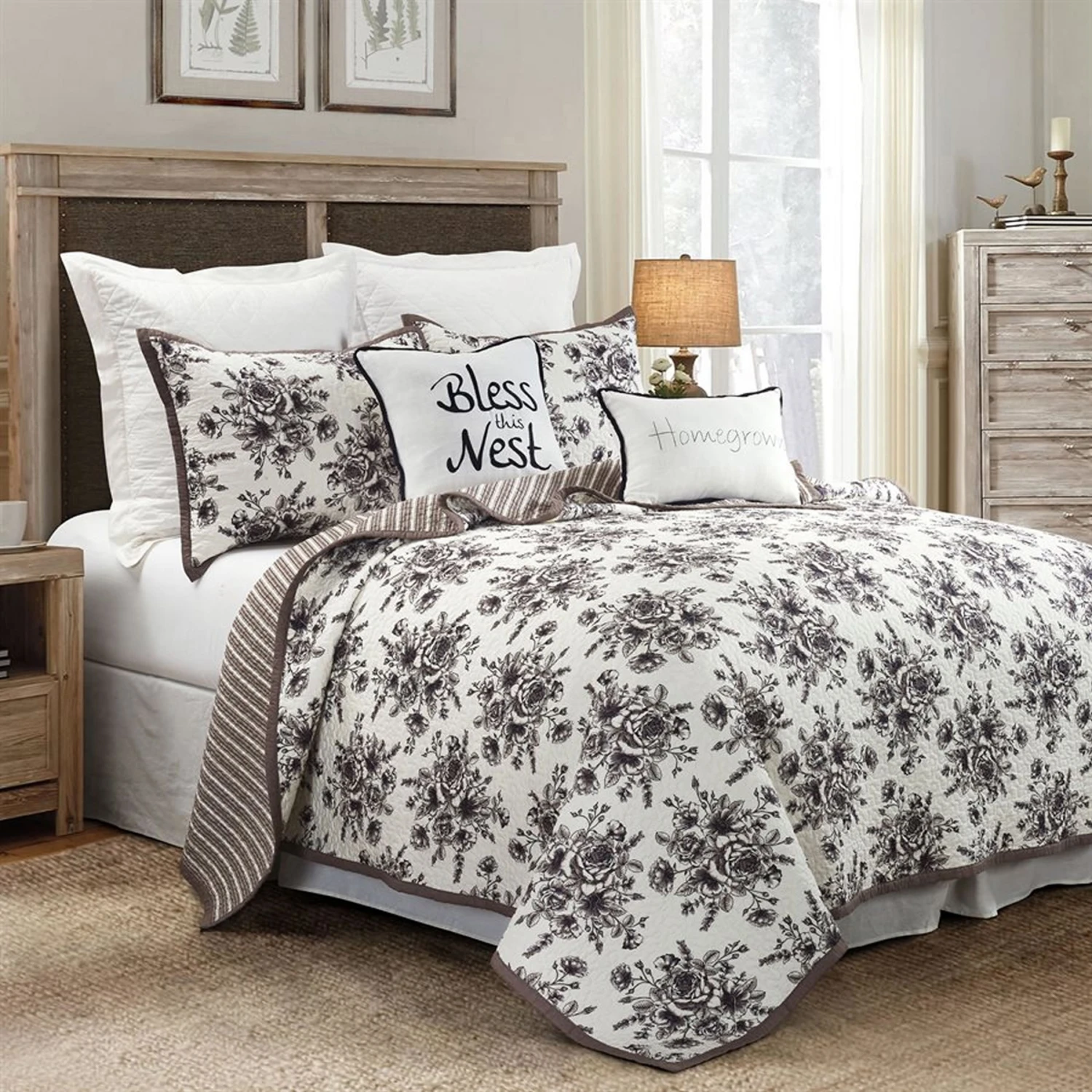 Lyla Floral Print Reversible Quilt Set 2 Lyla Floral Print Reversible Quilt Set - Image 2
