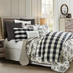 Lyla Floral Print Reversible Quilt Set 6 Lyla Floral Print Reversible Quilt Set -HiEnd Accents QN1778 TW BK 2 lg